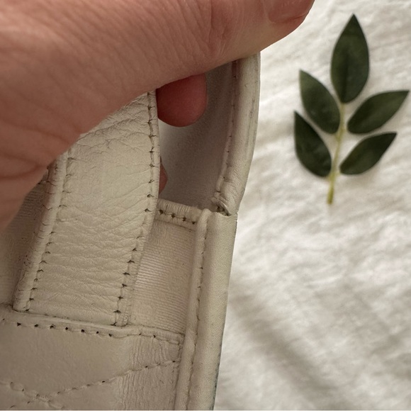 GUCCI • vintage 1970’s White Monogram Crossbody - Picture 14 of 17